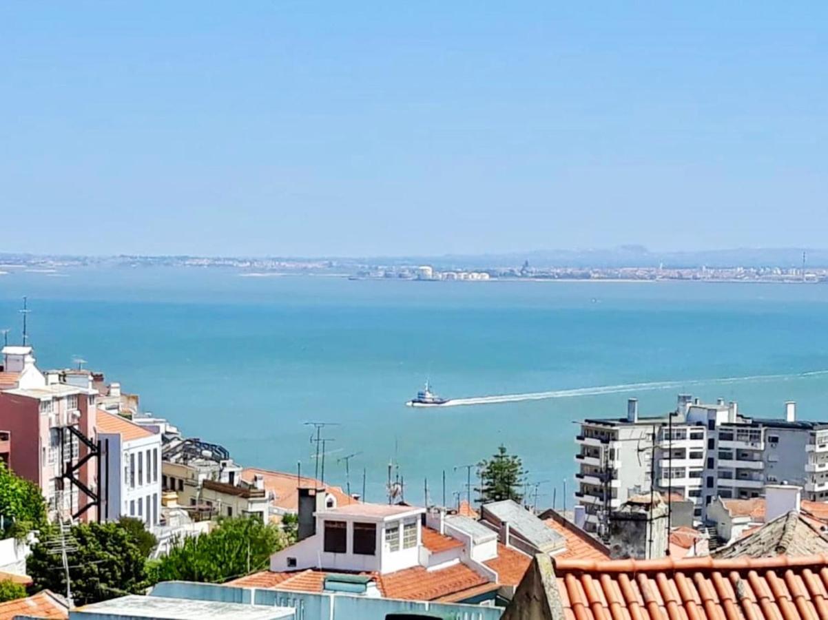 Comfortable Apartment With Balcony And Sea View In Lisbon 50 M² Exterior foto